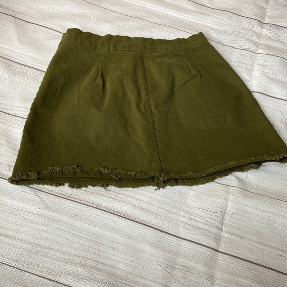Khaki Green Fringed Hem Cutoff Jean Skirt with Grommets and Cream Ribbon Small - Picture 5 of 11